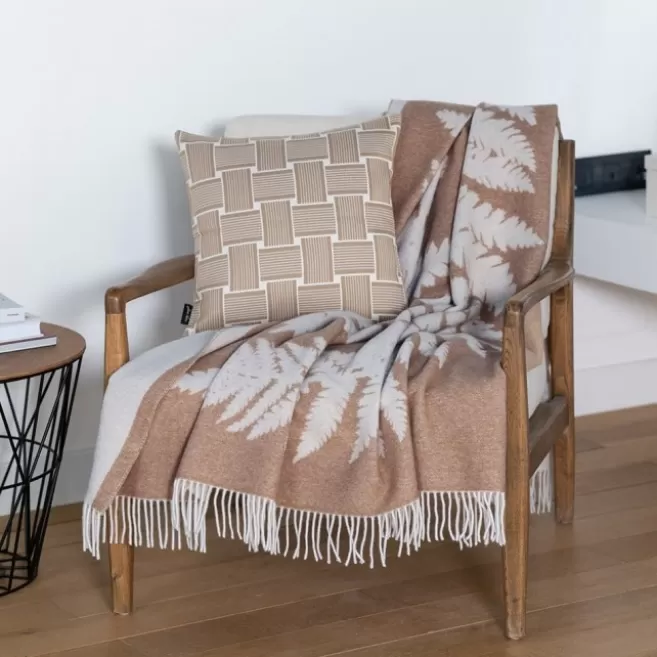 Best Sale Maison Jean-Vier Plaid beige en cachemire et laine motif fougère GoxoIratzeaCamel